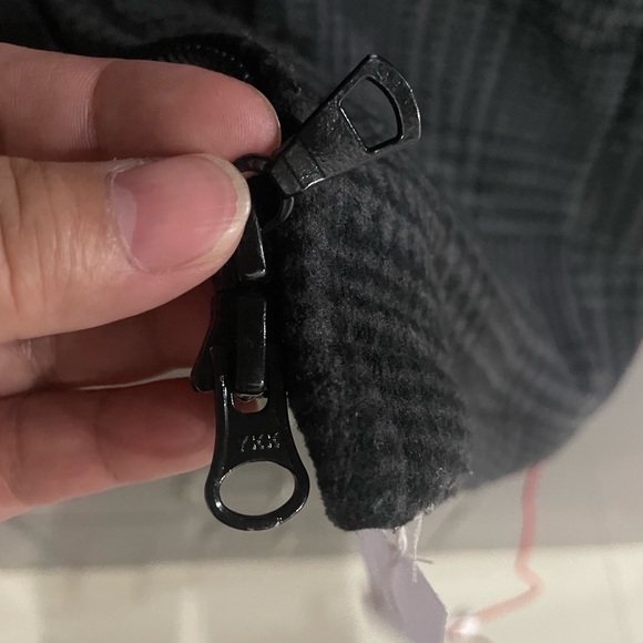 Uniqlo long jacket. Size Medium. Used gently. - Picture 8 of 9